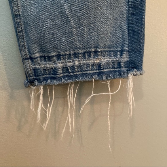 Abercrombie & Fitch Zoe Natural Rise Ankle Straight Jean - Distressed Light Wash - Picture 5 of 12